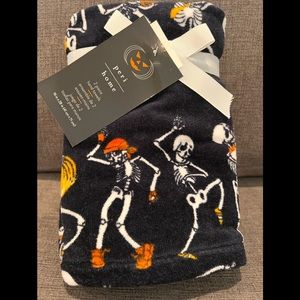 Soft🔥💀 NEW Peri Home DANCING SKELETONS Hand Towels 2 PK  Black White Terry